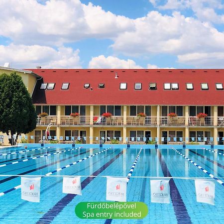 Het Vezer Apartmanhotel Комаром Екстер'єр фото